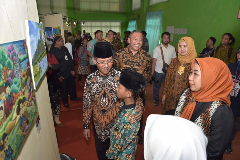Lukisan Karya Pelajar SD dan SMP Dipamerkan dengan Tema “Boyolali Kaya Cerita”