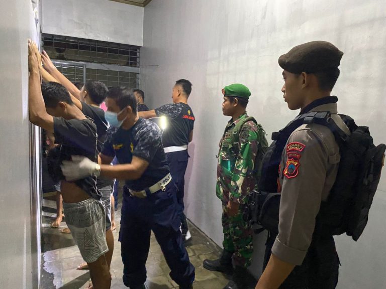 Dukung Zero Halinar, Polres Razia Hunian Lapas Kelas II A Sragen