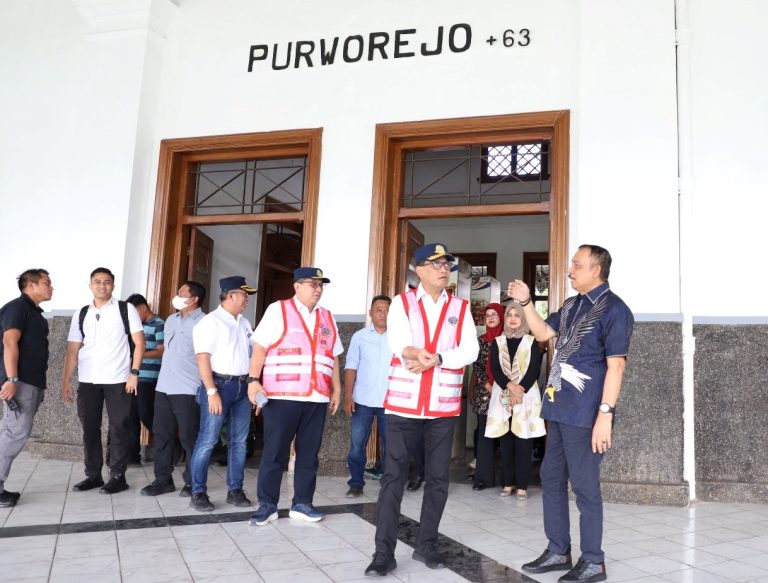 Menhub Budi Karya Sumadi Minta Stasiun Purworejo Dioperasikan Lagi