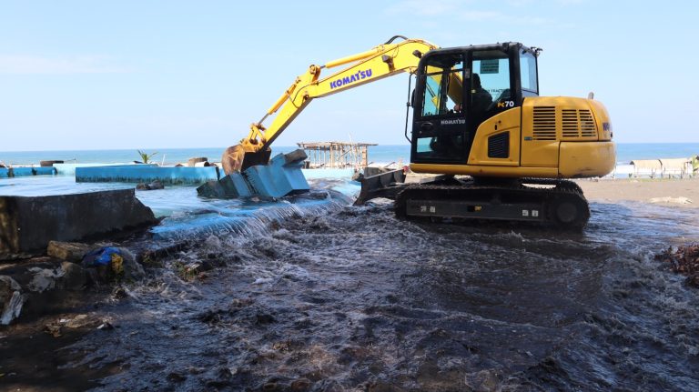 Kawasan Pantai Dewaruci Mulai Ditata, Lapak Pedagang Direlokasi