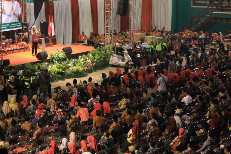 Ganjar Apresiasi Kinerja Para Kades dalam Memanfaatkan Bantuan Keuangan Pemprov