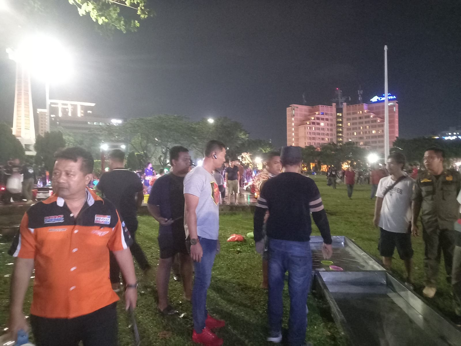 Satpol PP Kota Semarang Tertibkan 40 PKL Liar di Lingkar Simpang Lima