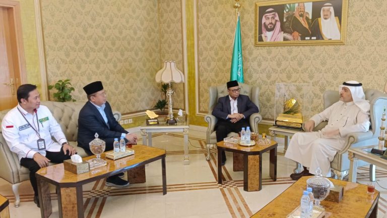 Pertemuan antara PPIH dengan Wakil Menteri Haji Saudi di Madinah