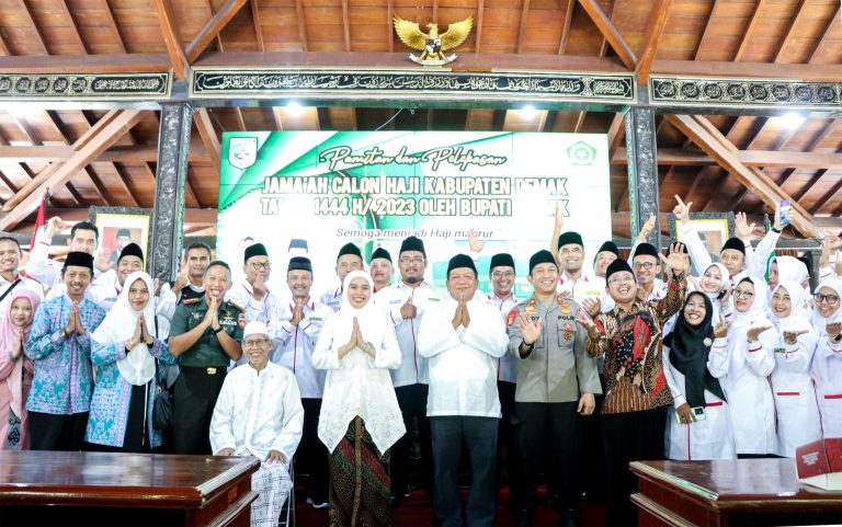 1.706 Calon Jemaah Haji Tahun 2023 Resmi Dilepas Bupati Demak
