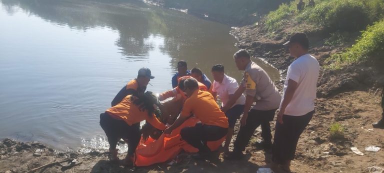 Jasad Perempuan Tanpa Identitas Ditemukan Mengapung di Bengawan Solo