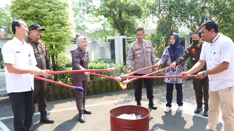 Barang Bukti 2023 Dimusnahkan di Kejaksaan Negeri Pekalongan