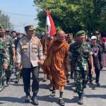 32 Biksu Thudong Melintas di Pekalongan, Polisi Beri Pengamanan dan Pemeriksaan Kesehatan