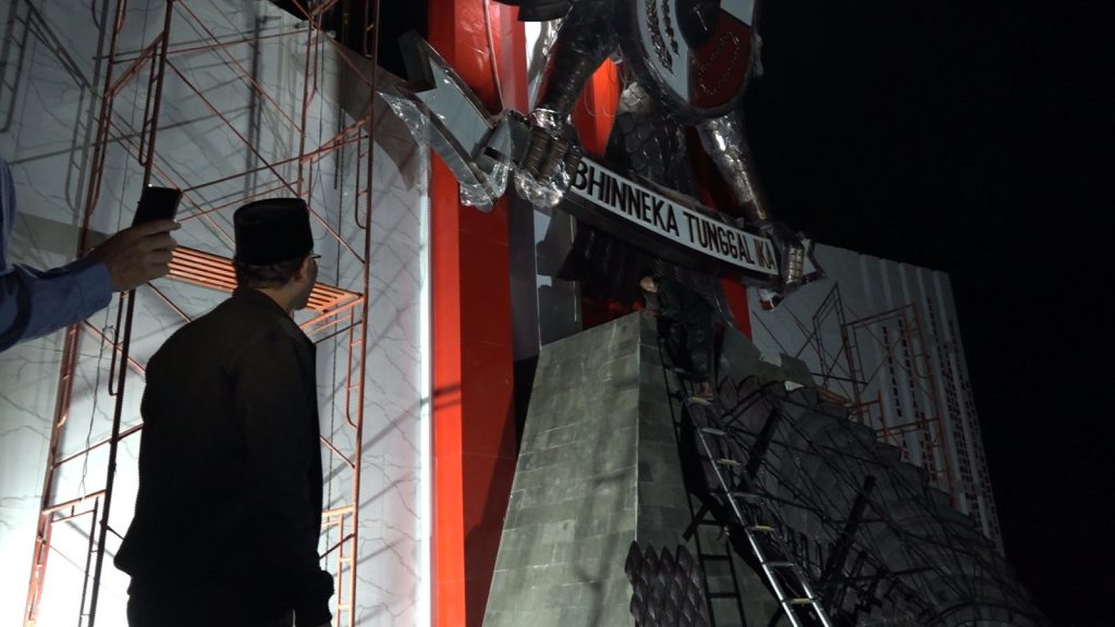 Bupati Boyolali, M. Said Hidayat cek progres pembangunan Alun-alun Pancasila pada Jumat (26/05) malam