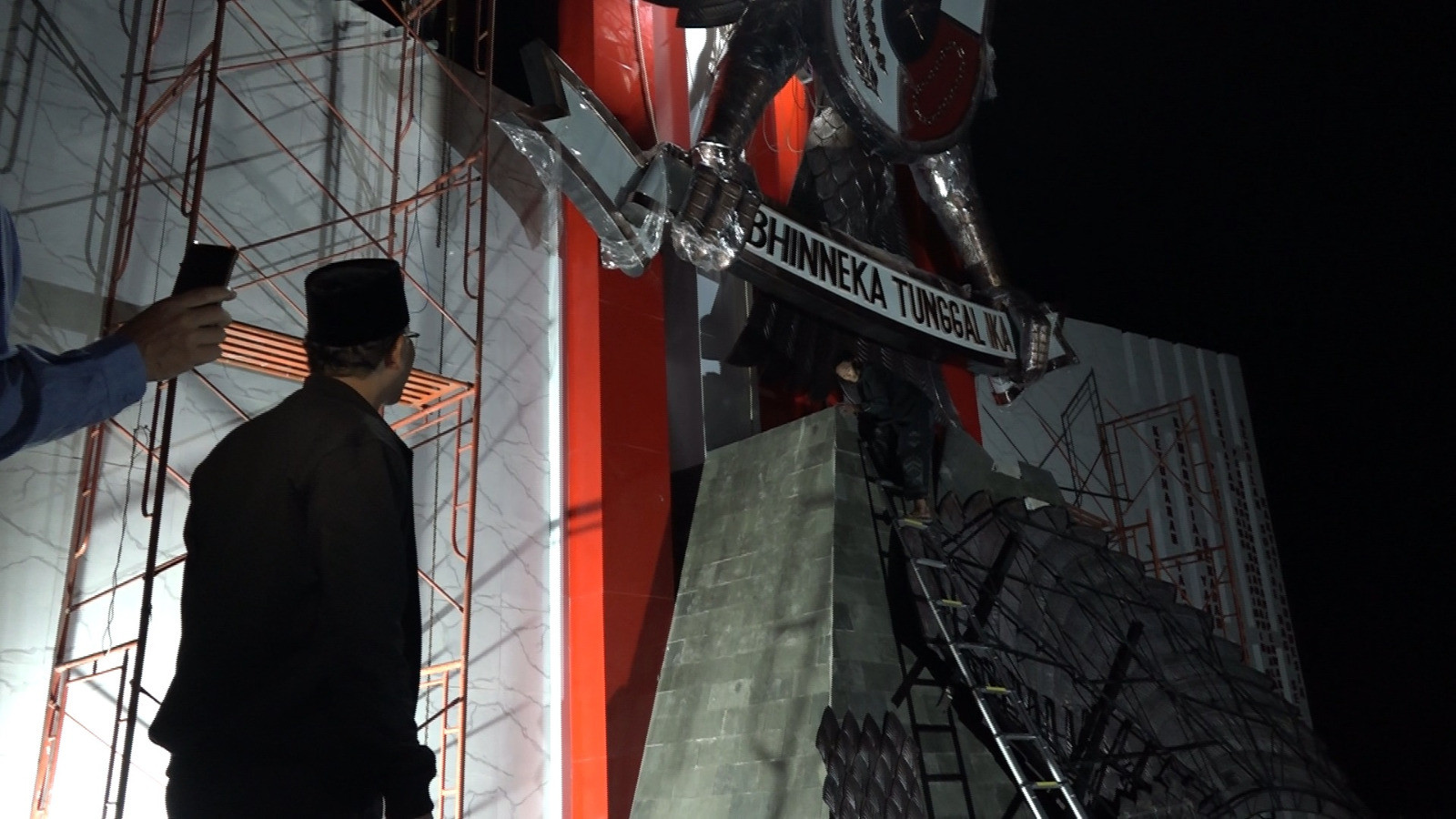 Bupati Boyolali, M. Said Hidayat cek progres pembangunan Alun-alun Pancasila pada Jumat (26/05) malam