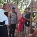 Petugas Gabungan Bongkar Ratusan Gazebo di Kawasan Pantai Sigandu