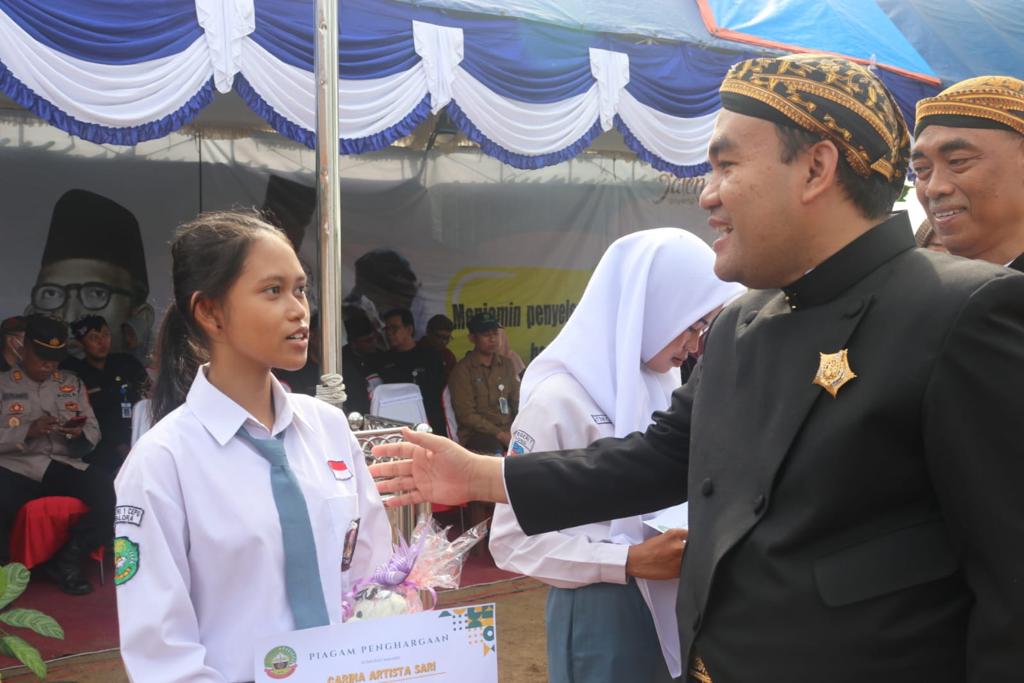 Dua Putra Putri Blora Diterima di 10 Kampus Luar Negeri