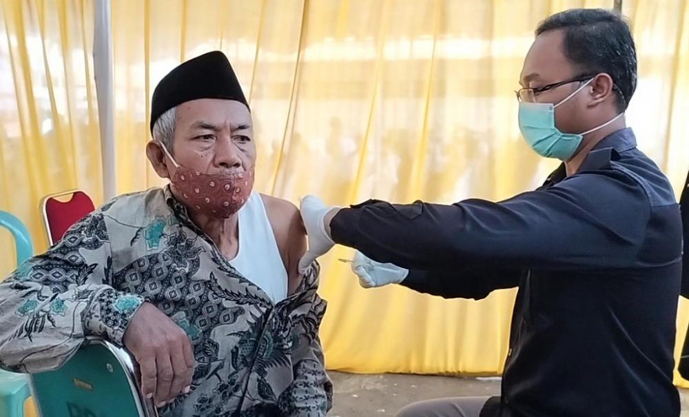 Jaga Imunitas, Ratusan Calhaj Batang Mulai Divaksinasi Meningitis