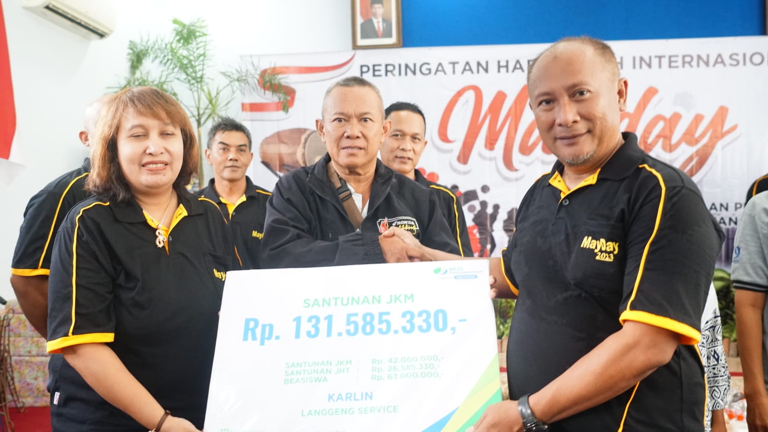 Peringati Hari Buruh, Pemkab Pati Gelar Jalan Sehat Bareng Buruh