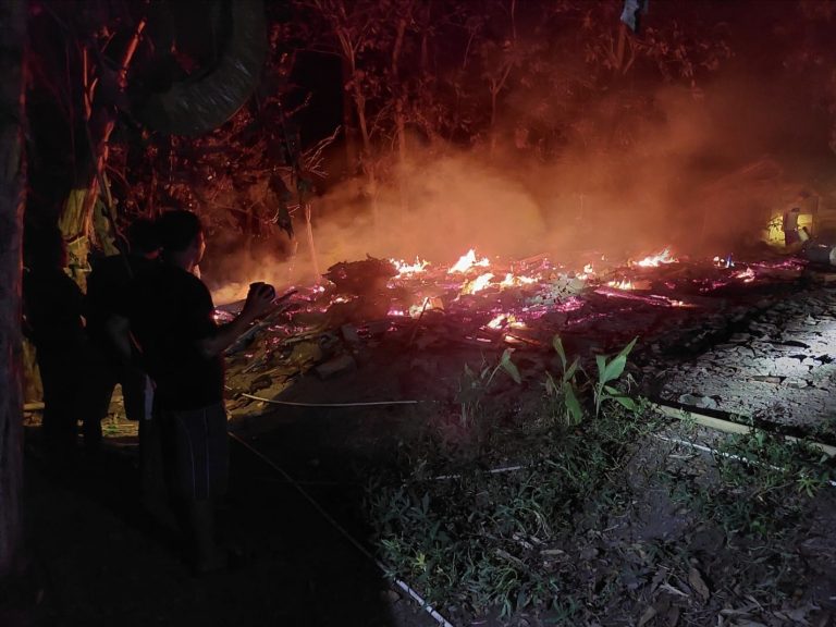 Ditinggal Saat Merebus Air, Rumah Warga Dimoro Habis Terbakar