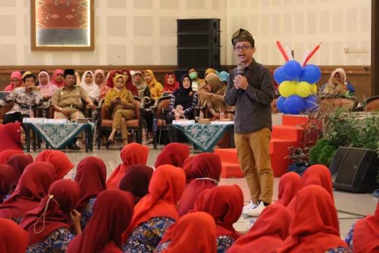 Ratusan Pendidik PAUD Dimotivasi Jadi Guru Asyik Menyenangkan dan Dirindukan
