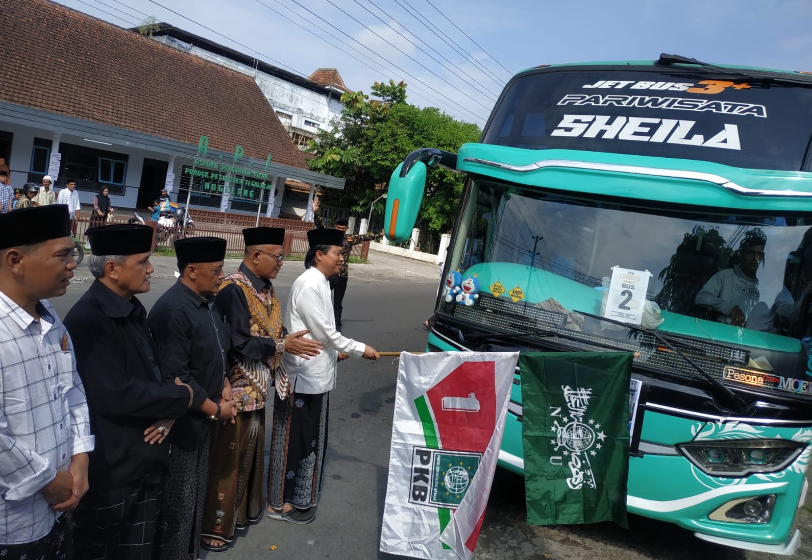 Ratusan Santri Asal Magelang Diberangkatkan ke Ponpes Lirboyo Kediri
