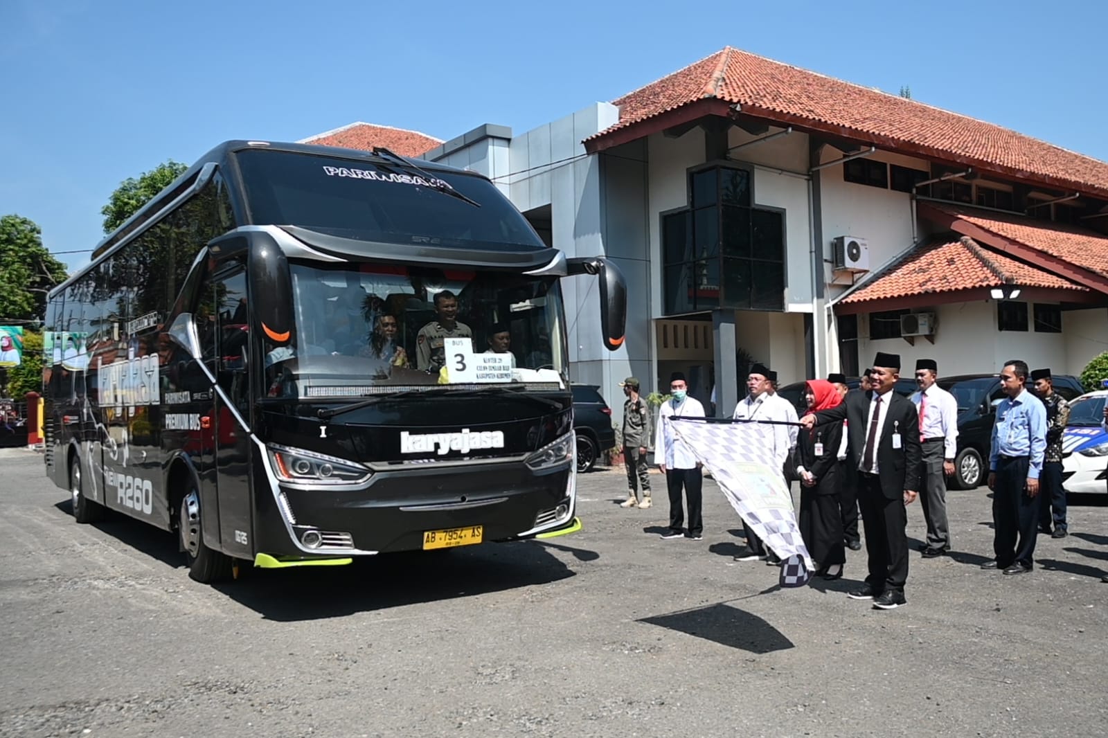 Bupati Lepas 1.290 Jamaah Haji, di Antaranya Ada yang Berusia 101 Tahun