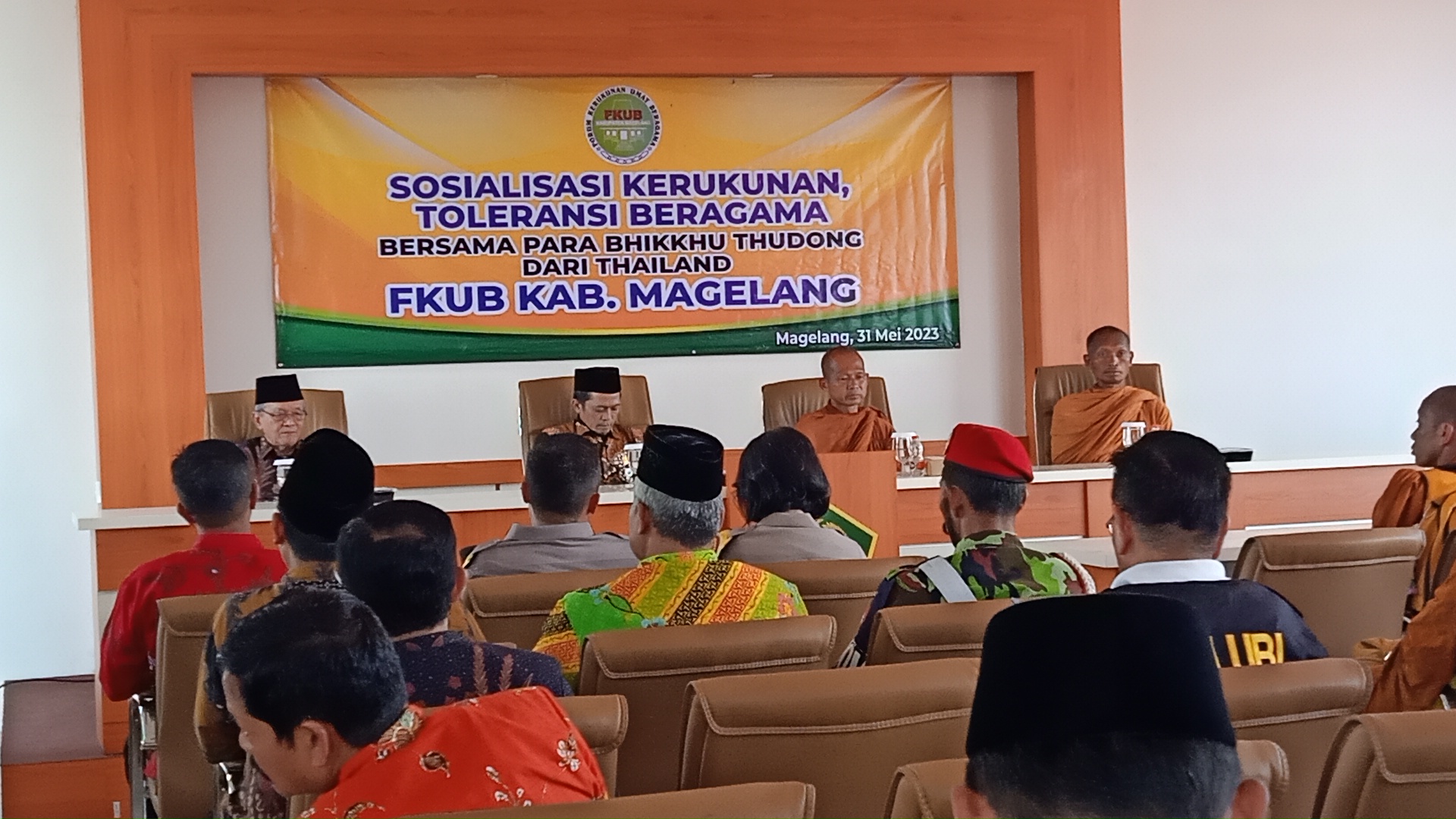 Bhikkhu Thudong Disambut di Kantor Kemenag Kabupaten Magelang