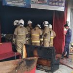 Datangi Kebakaran Rocket Chicken Srondol, Polsek Banyumanik Lakukan Pengamanan