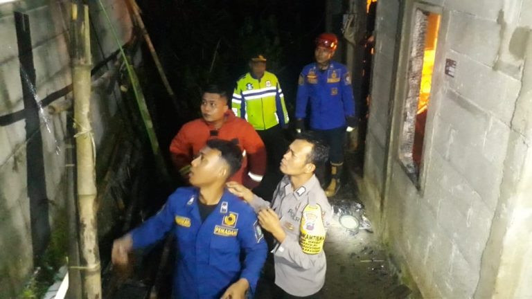 Lupa Matikan Tungku Dapur, Rumah Warga Mrebet Terbakar