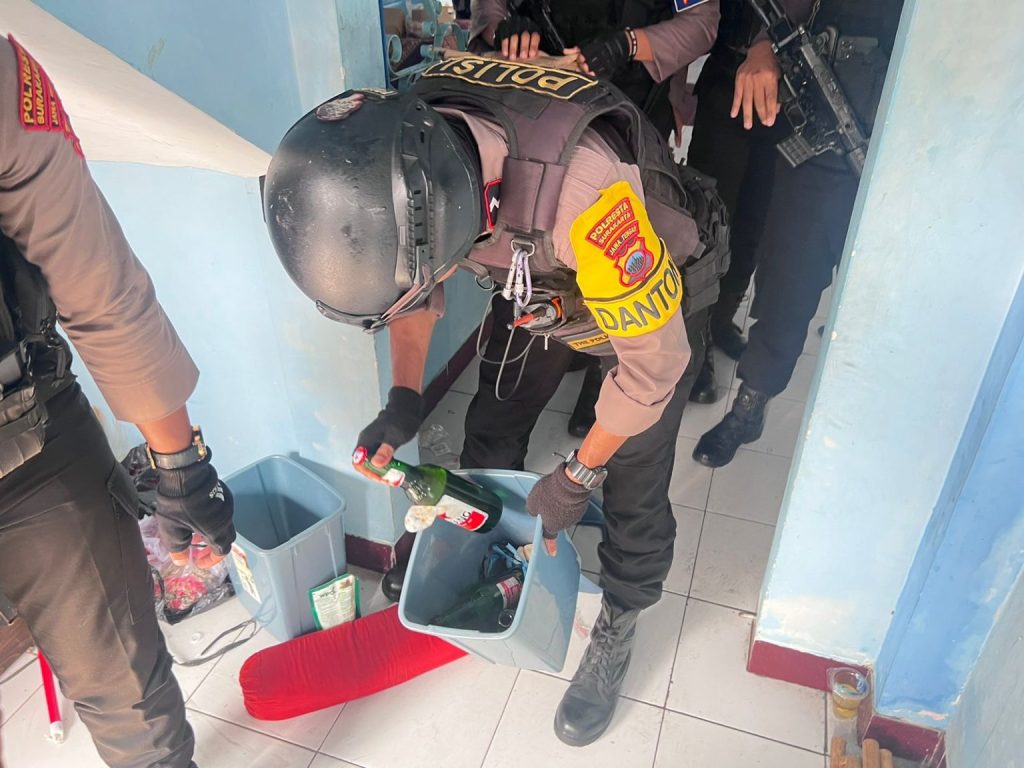Gelar Ulang Tahun dengan Pesta Miras, Ormas Dibubarkan Polisi