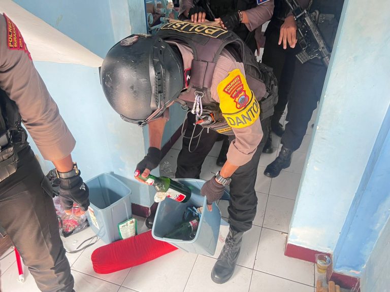 Gelar Ulang Tahun dengan Pesta Miras, Ormas Dibubarkan Polisi