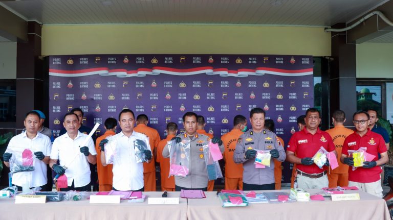 Polisi Tangkap Empat Pengedar Ribuan Obat Farmasi Tanpa izin Edar