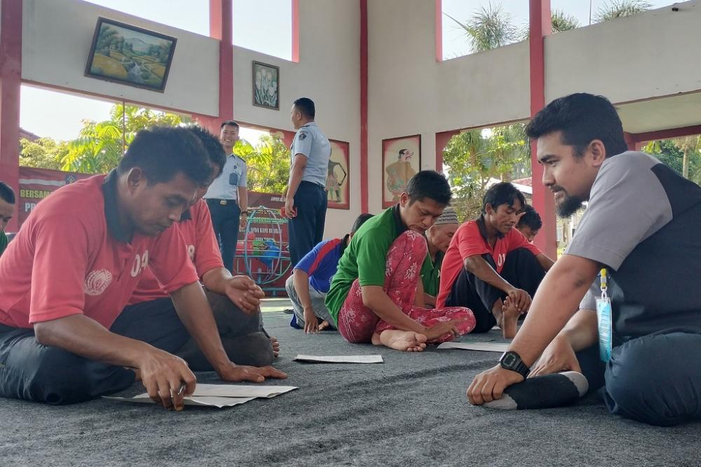 Tembok Lapas Kelas IIB Batang, Tak Halangi Belasan WBP Menimba Ilmu