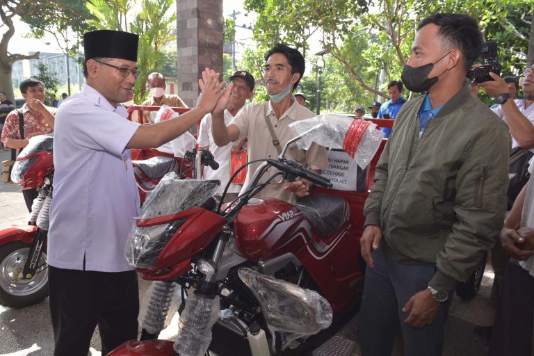 Dukung Misi Boyolali Lumbung Pangan Nasional, Petani Tembakau Dapat Bantuan Alsintan