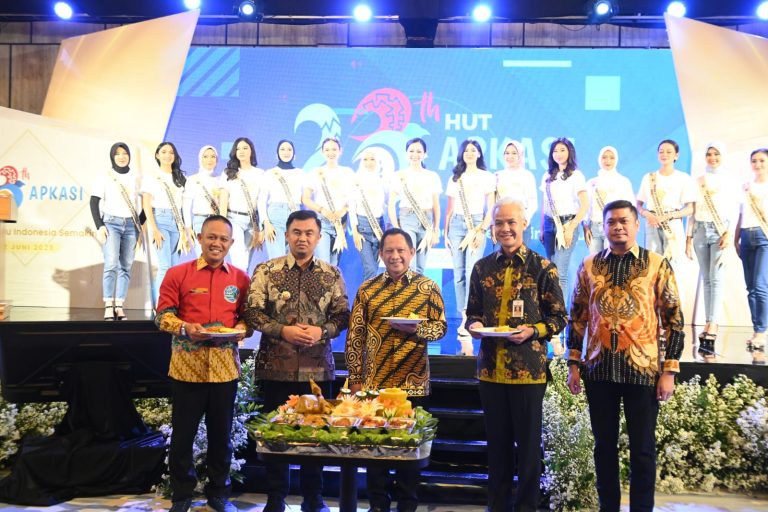 Mendagri dan Gubernur Jateng Hadiri HUT Apkasi ke-23 di Kebumen