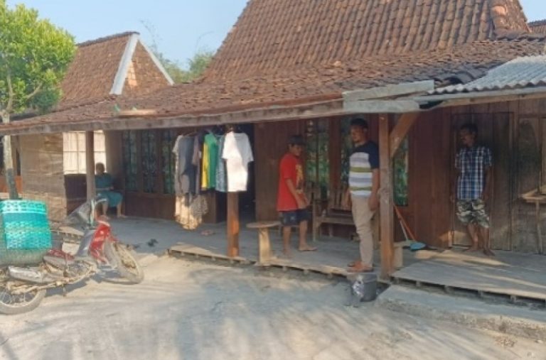 Aniaya 7 Bocah Gara-gara Diejek Lewat Group Whatsapp, Pak RT di Kedungjati Ditangkap Polisi