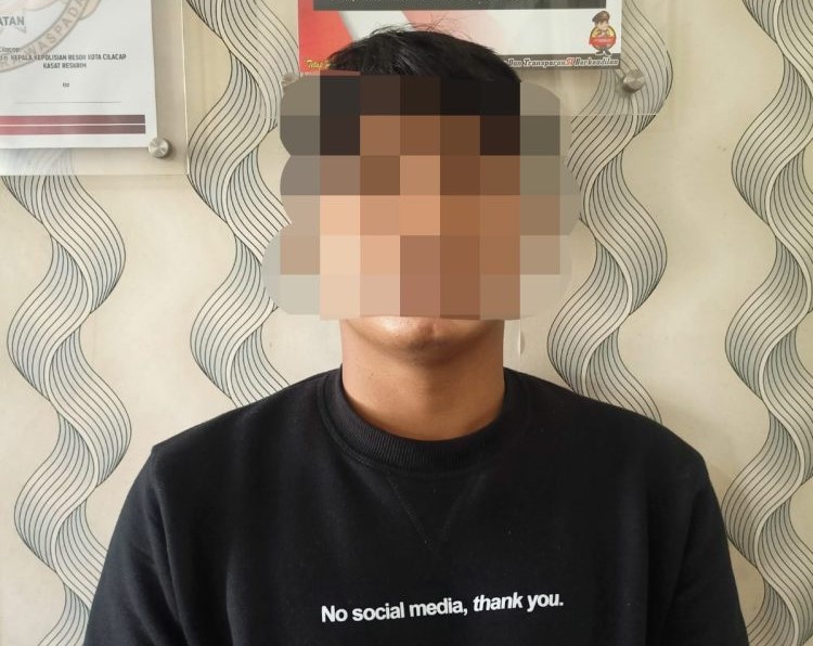 Ngembat Ratusan Bungkus Rokok, Karyawan Gudang Alfamart Ditangkap