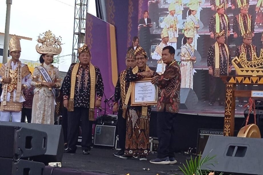 Bupati Tiwi dan Bowo Raih Penghargaan Pengembangan Teknologi Tepat Guna Tingkat Nasional