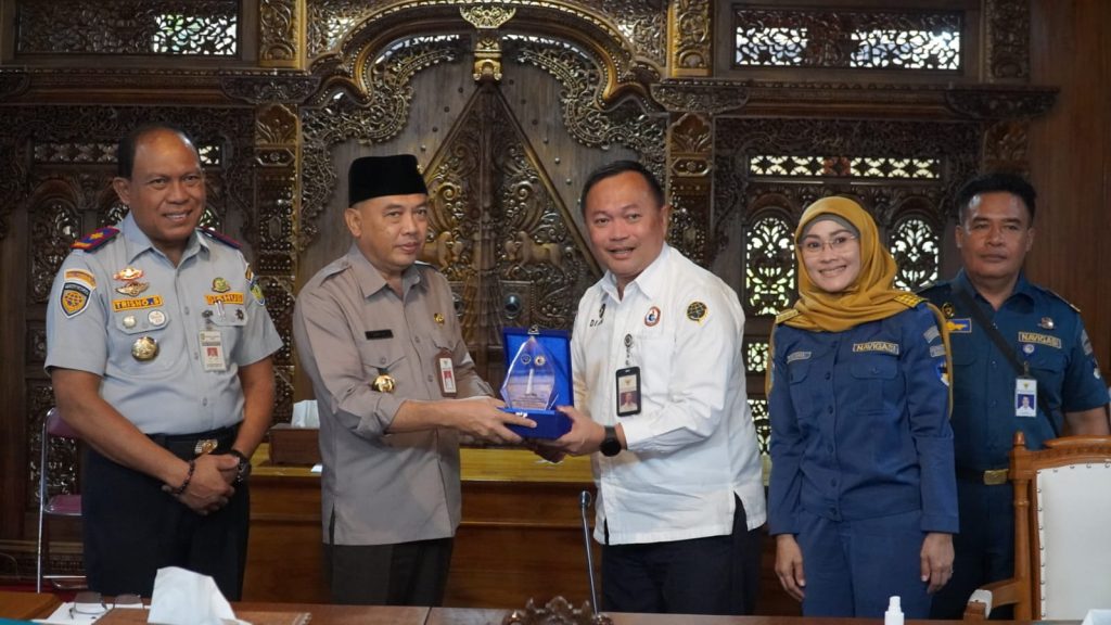 Pj. Bupati Jepara Harap Kapal Rakyat Dilengkapi Peralatan Navigasi