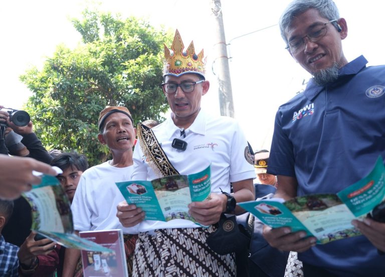 Menteri Sandiaga Kunjungi Desa Wisata Sidowarno