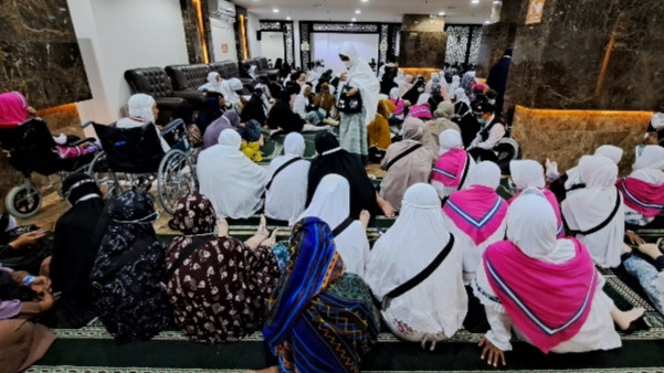 Persiapkan Diri Jelang Armina, Jemaah Ikuti Istighasah dan Screening Kesehatan