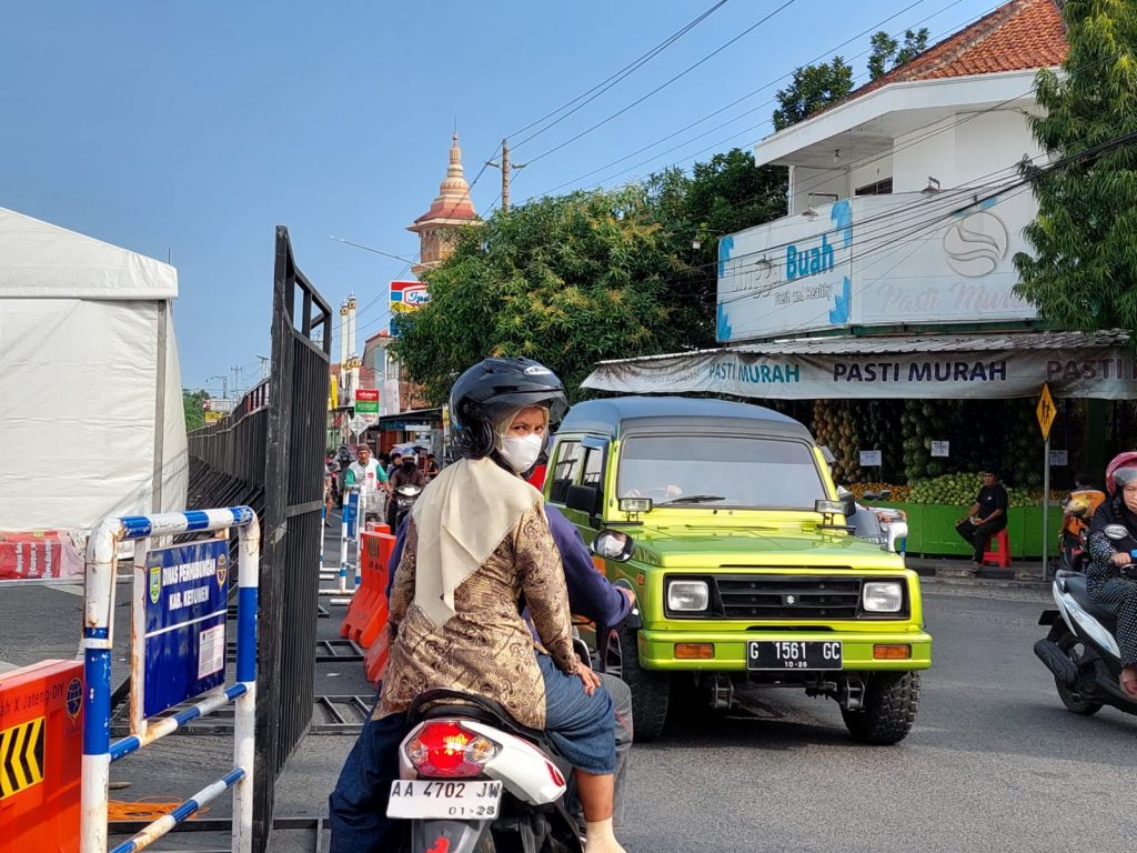 Ada Gelaran KIE, Lalu Lintas di Pusat Kota Sedikit Terganggu, Bupati Minta Maaf