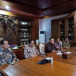 Pj Bupati Jepara Edy Supriyanta menerima Kunjungan Arsip Nasional Republik Indonesia (ANRI) di Ruang Command Center, Setda Jepara.