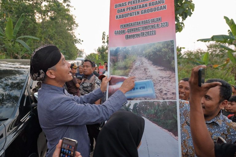 Gubernur Cek Perbaikan Jalan, Hasil Kolaborasi Pemprov Jateng dan Pemkab Grobogan