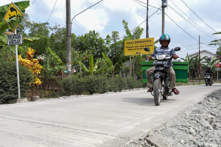 Berkat Aduan Warga kepada Ganjar, Jalan Kamboja Disulap Menjadi Mulus