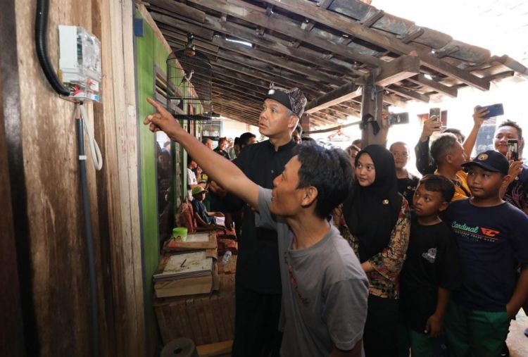 Pemprov Jawa Tengah Beri 105 Rumah Listrik Gratis, Upaya Kebut Pengentasan Kemiskinan