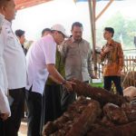 Anggota Komisi IV DPR RI Firman Soebagyo saat memimpin kunjungan kerja spesifik di Kelurahan Gelam, Kecamatan Cipocok Jaya, Kota Serang, Provinsi Banten, Senin (29/05).