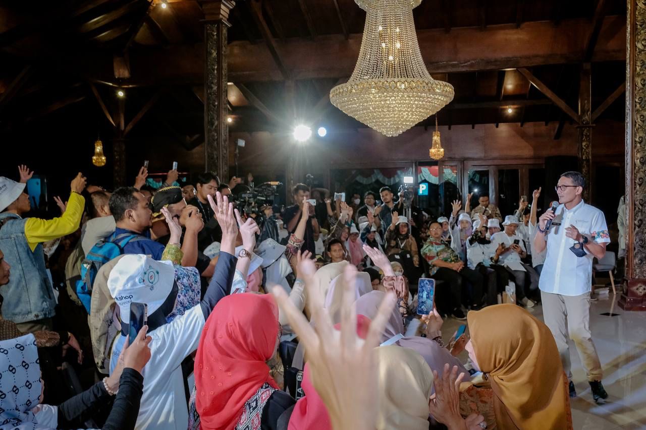 Bangkitkan Ekonomi, Menparekraf Dorong Warung Tegal Semakin Mendunia