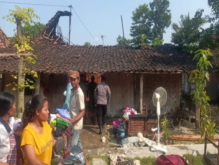 Kabel Non-SNI Diduga Korslet dan Sebabkan Rumah di Grobogan Hangus Terbakar