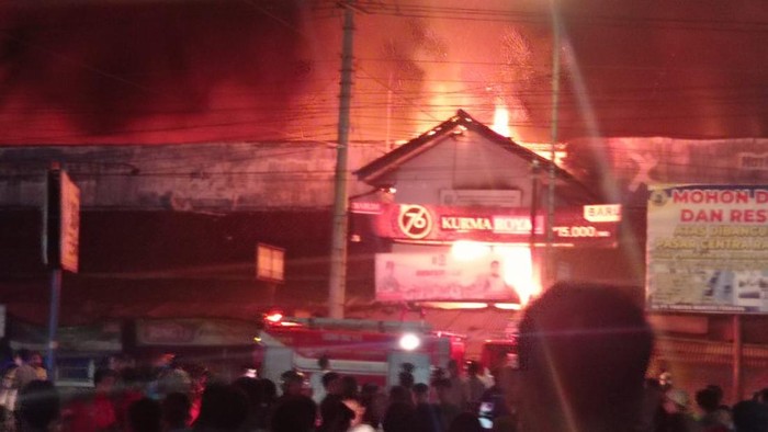 Pasar Perja Terbakar, 900 Lapak Hangus Dilalap Api
