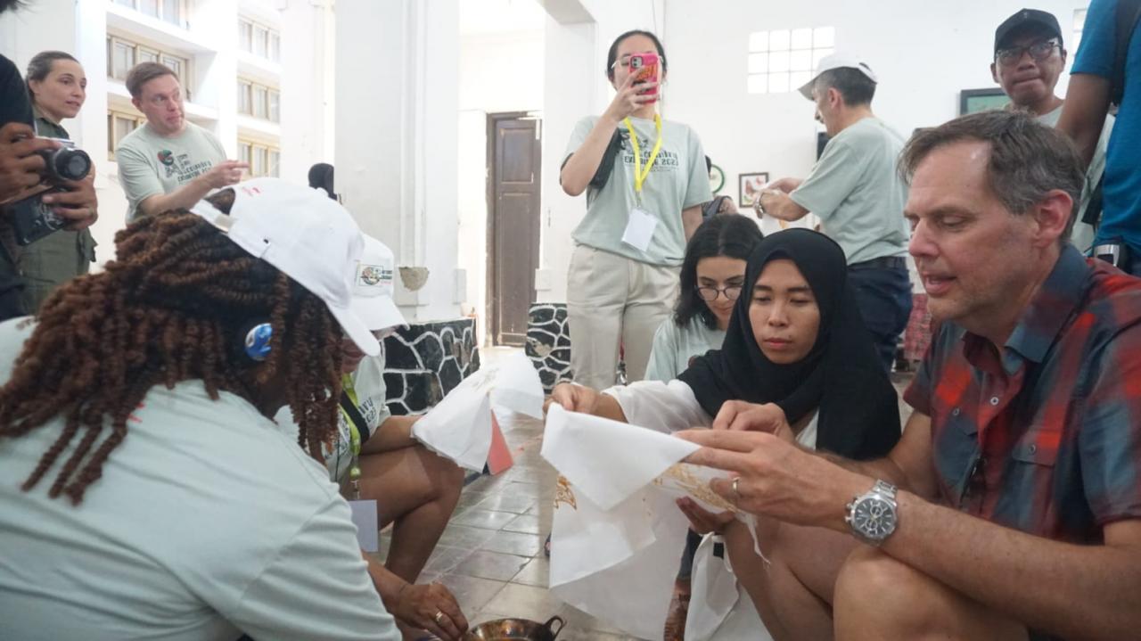 Delegasi 20 Negara Dikenalkan Potensi Lokal Batik Kota Pekalongan
