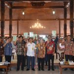Ratusan Nelayan dan Pembudidaya Ikan di Cilacap Terima Sertipikat Hak Atas Tanah