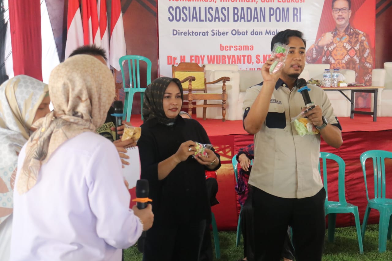 Ditemukan Jajanan Mengandung Pewarna Pakaian, BPOM dan DPR RI Edukasi Warga Cepu
