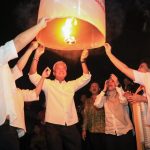 Ganjar Terbangkan Lampion Waisak Bareng Erick Thohir di Borobudur