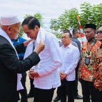 Presiden Jokowi meluncurkan program Pelaksanaan Rekomendasi Nonyudisial Pelanggaran HAM Berat di Indonesia, di Rumoh Geudong, Kabupaten Pidie, Aceh, Selasa (27/06) siang.